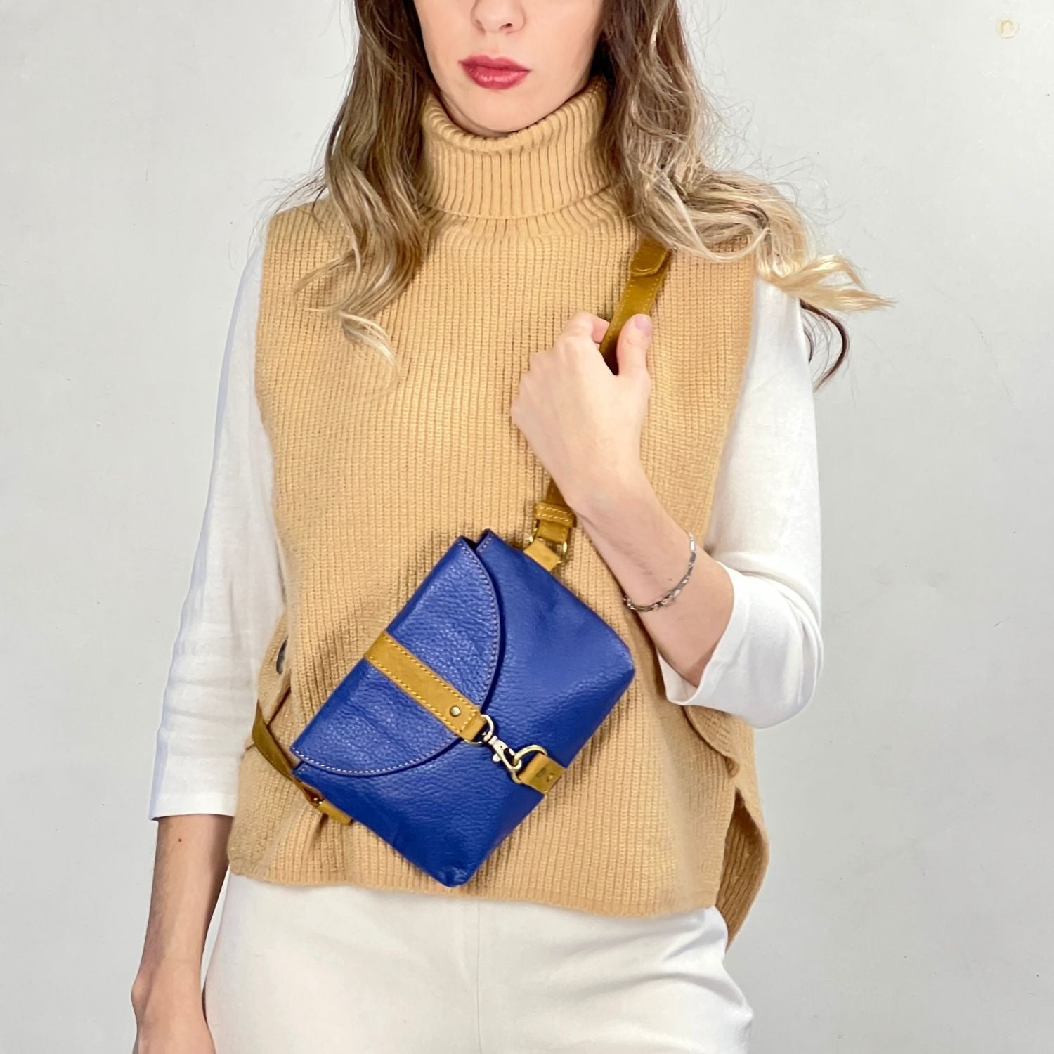 Couleur Blue Classic Belt Bag