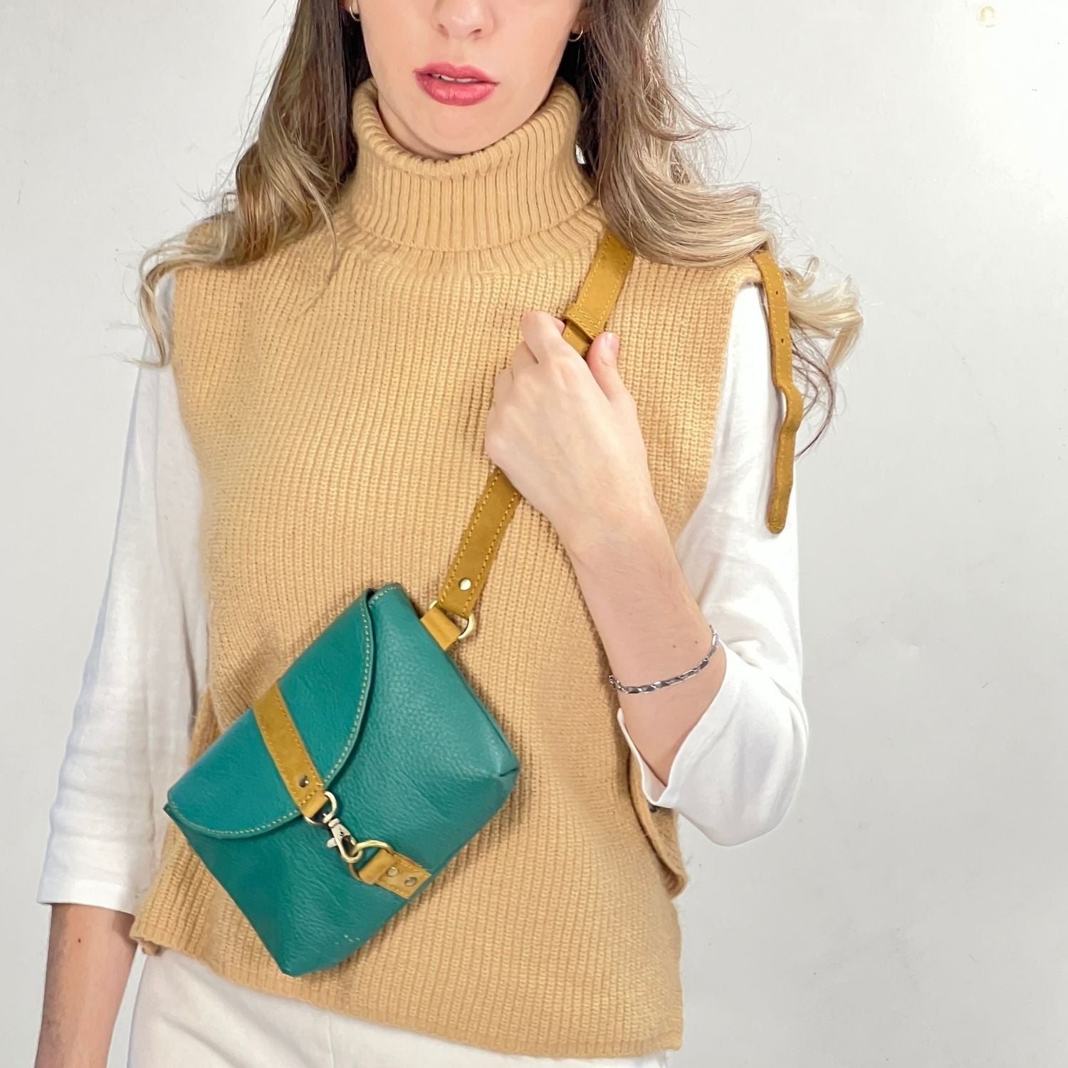 Couleur Green Classic Belt Bag