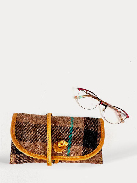 Highlands  Eyeglass  Brown Pouch